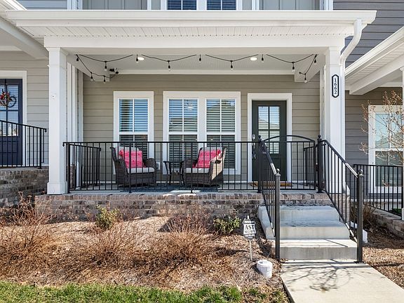 3rd image of 1662 Carson Meadows Ln