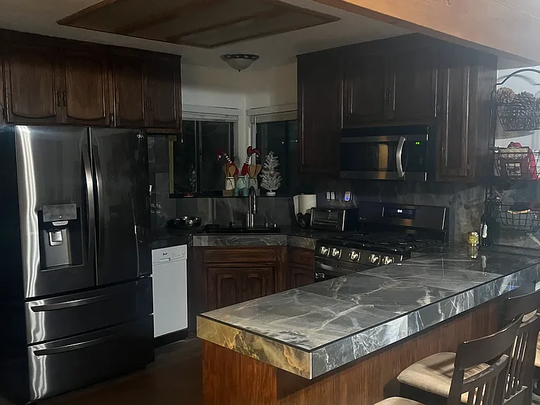630 Holmes Ln — Photo 24