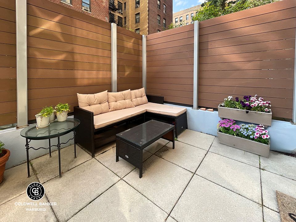 2nd image of 100 W 93rd St APT 2E