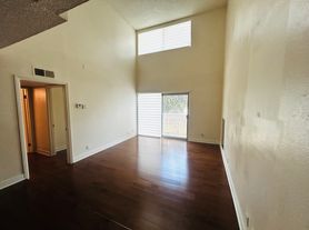 3565 Linden Ave