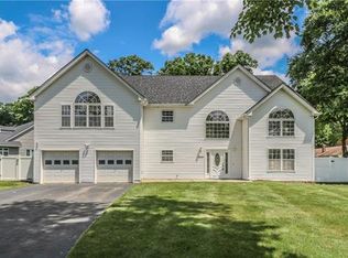 1 Daniel Rd, Edison, NJ 08820