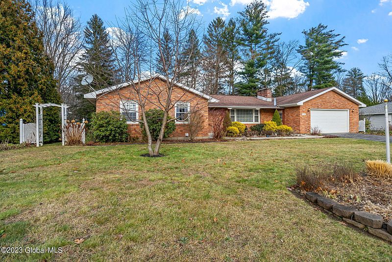 2nd image of 108 Glenhill Drive