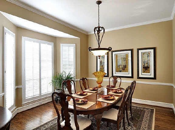 3rd image of 5925 Valleybrook Dr