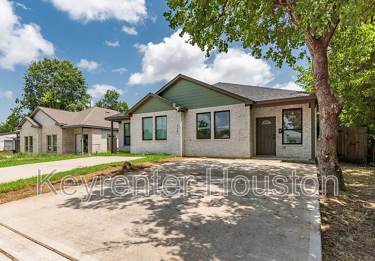 5121 Southwind St — Photo 4