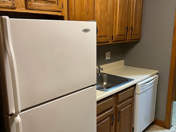 3rd image of 3 Louisburg Sq APT 4