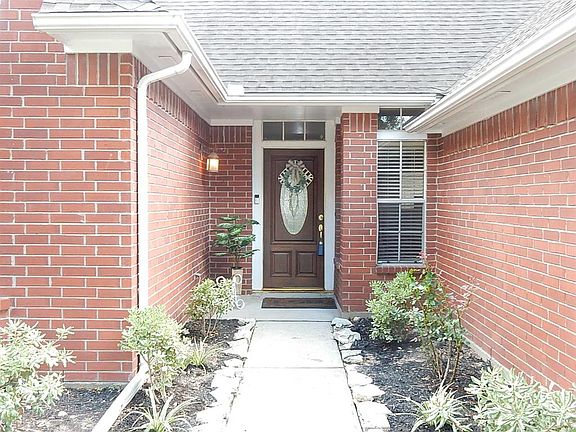 3rd image of 15207 Maple Meadows Dr