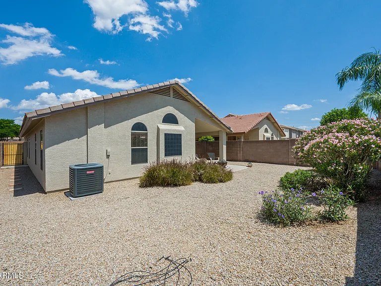 3827 E Monona Dr — Photo 22