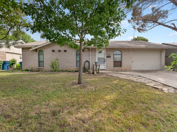 1226 Hillwood Dr, Lewisville, TX 75067