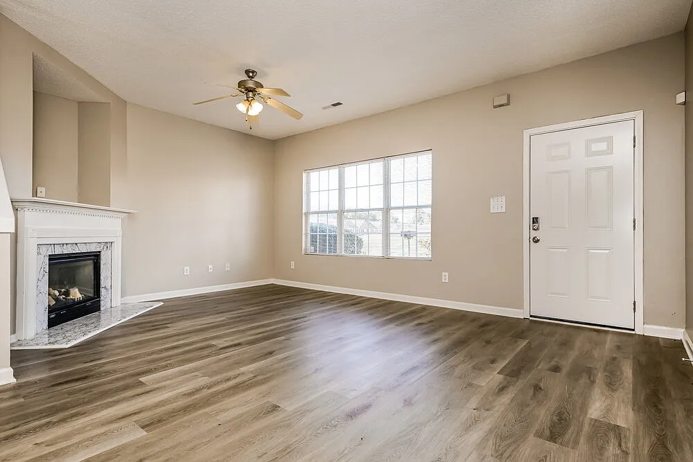 3 bed, 2.5 bath, 1436 sqft, $2,450 — Photo 4