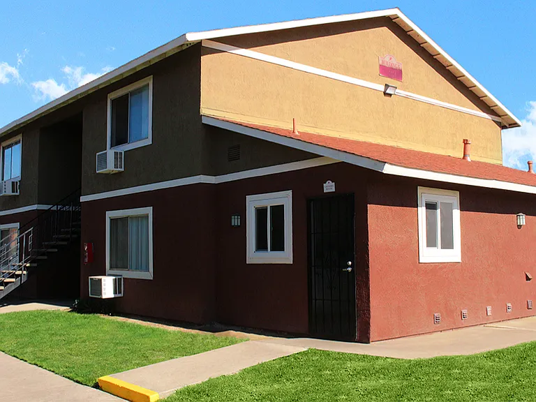 Villa De La Rosa Apartments — Photo 21