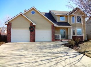 1118 Parkside Rd, Lawrence, KS 66049