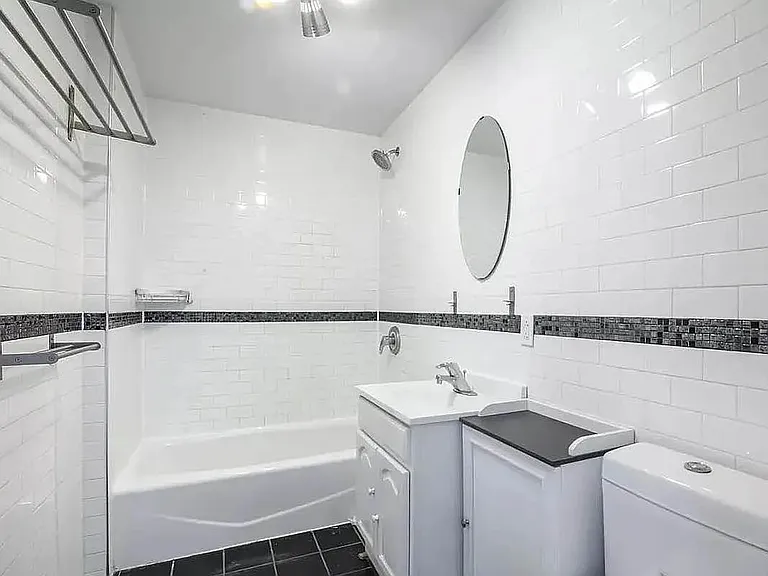 1086 Broadway #501 — Photo 8