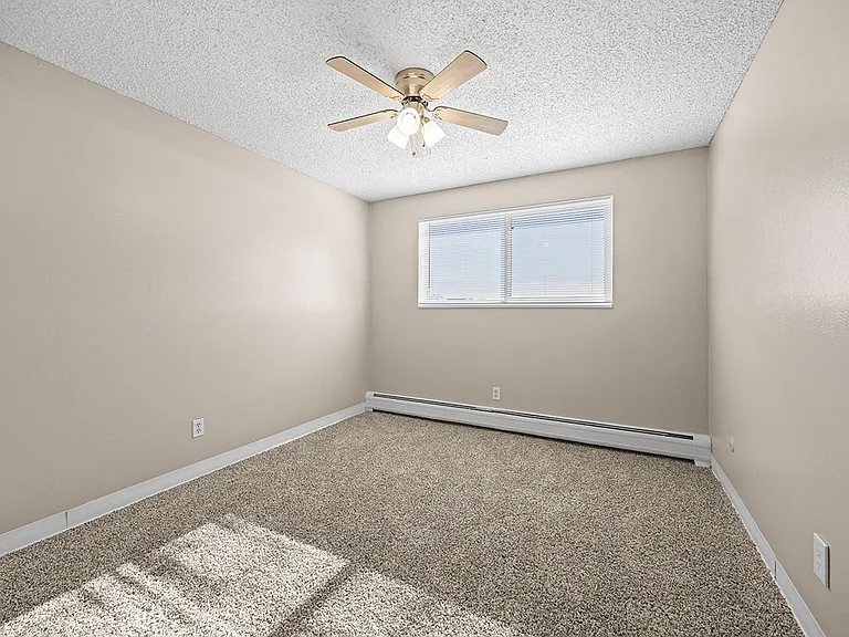 Garden Pointe — Photo 14