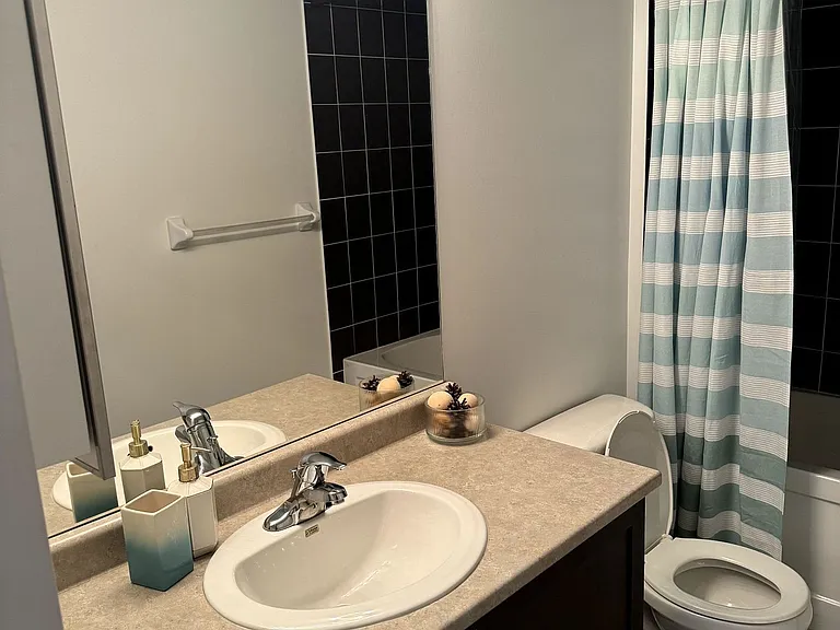19 Grand Trunk Cres #1510 — Photo 9
