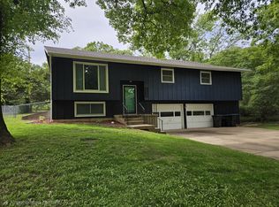 1509 Highland Dr, Manhattan, KS 66503