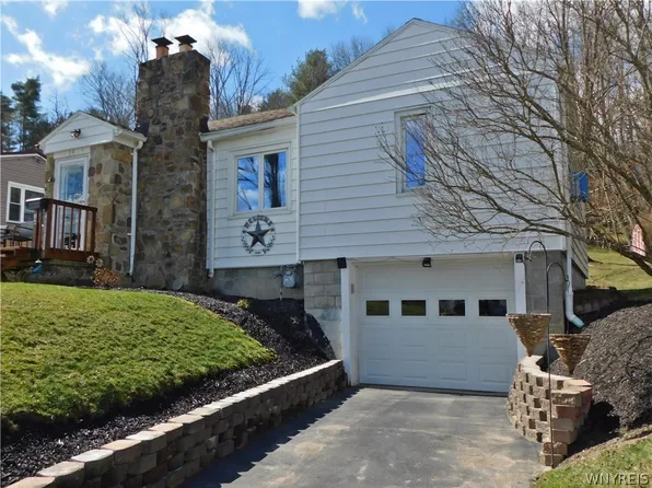 34 Prospect St, Cuba, NY 14727