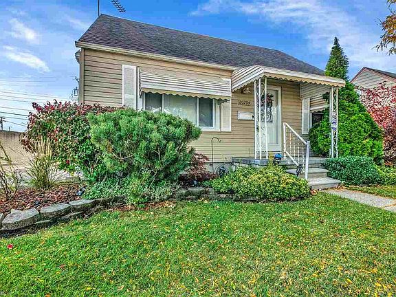 4th image of 20704 Avalon St