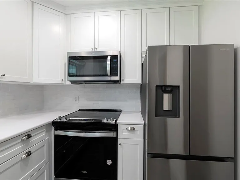 1210 N Donnelly St — Photo 16