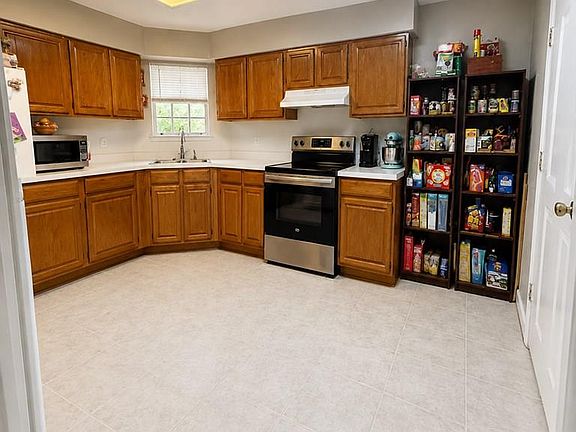 4th image of 2409 Hunter Dr