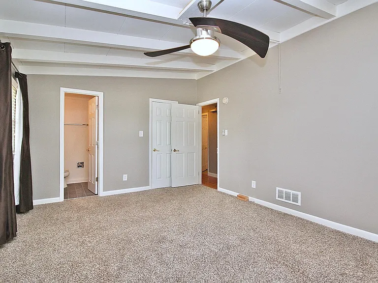 401 Scaleybark Rd — Photo 21