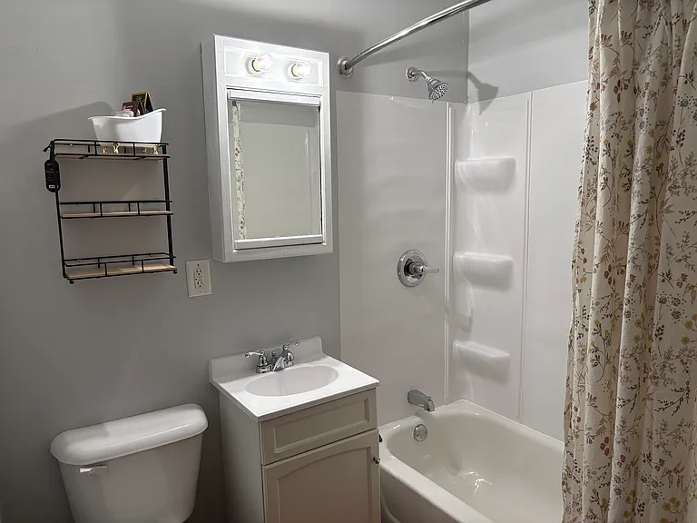 4244 W Ridge Rd — Photo 3