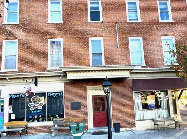 35 Center Square, 35 Center Sq APT 101, Greencastle, PA 17225