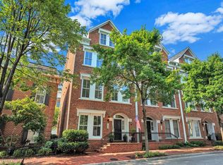 708 Day Ln, Alexandria, VA 22314