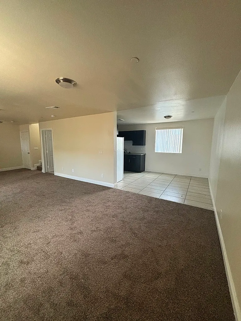5 bed, 1753 sqft, $4,200 — Photo 4