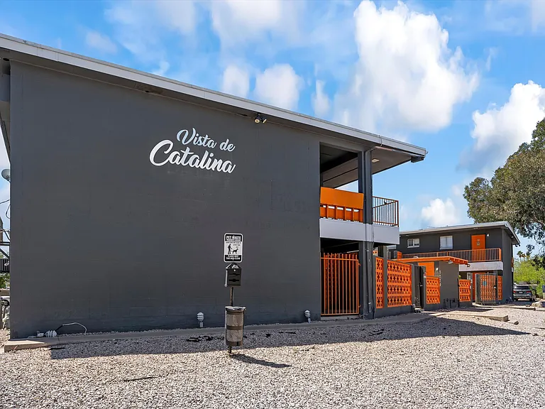 CATALINA VISTA APARTMENTS — Photo 8