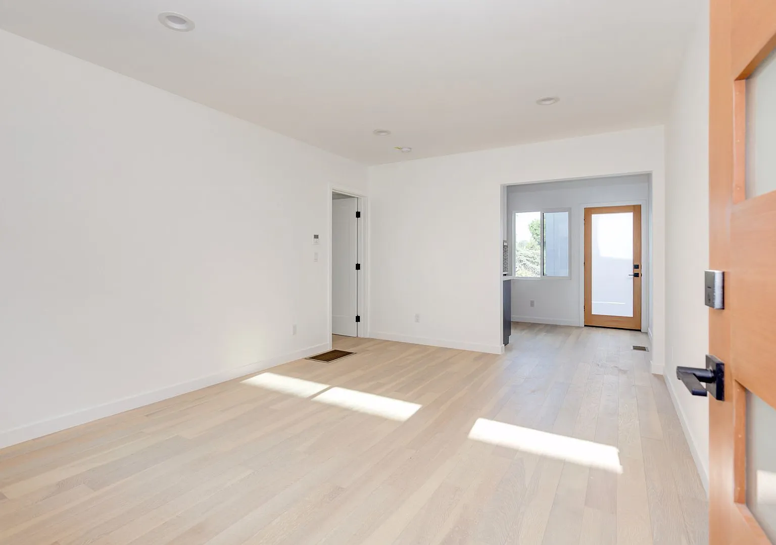 2314 Glendale Blvd — Photo 4