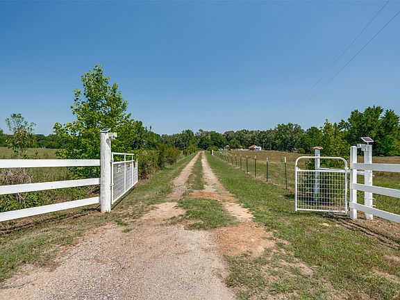 3rd image of 115 County Road 3302