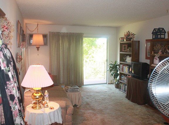 4th image of 247 N Neltnor Blvd #G-2
