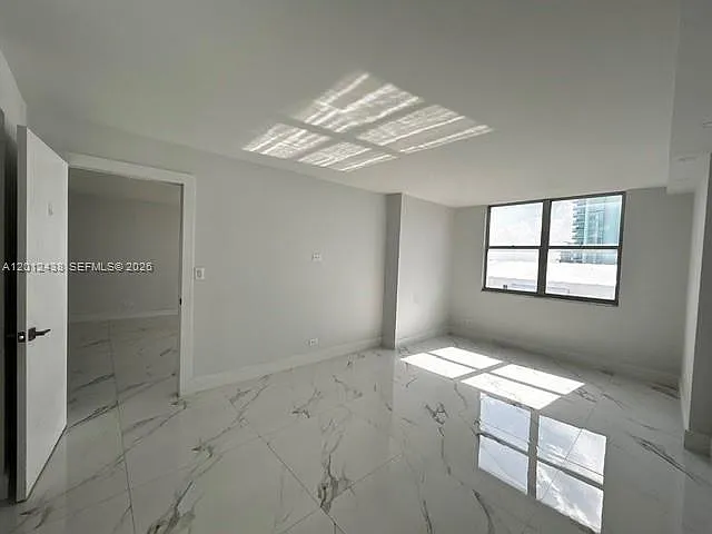 6039 Collins Ave #1033 — Photo 10