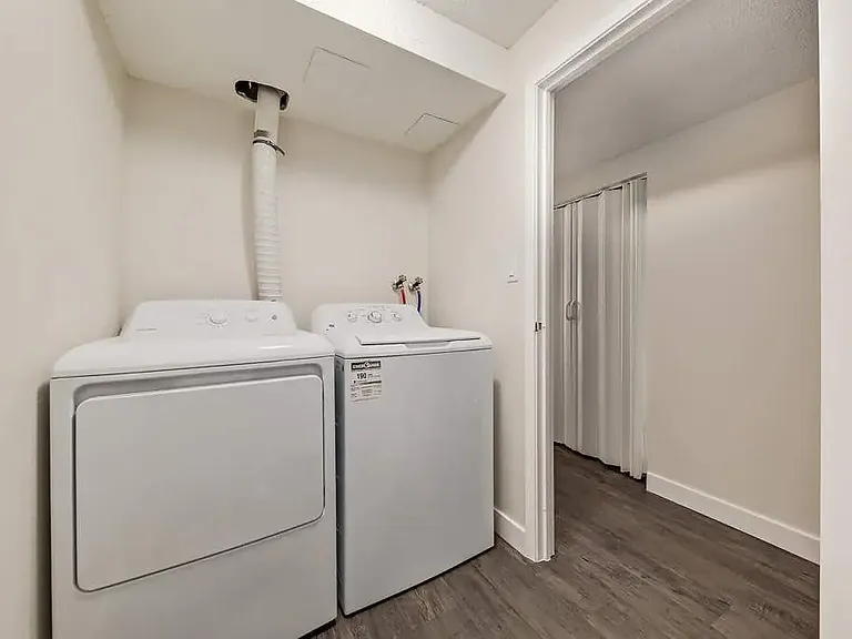 550 Rundlehorn Cir NE — Photo 60