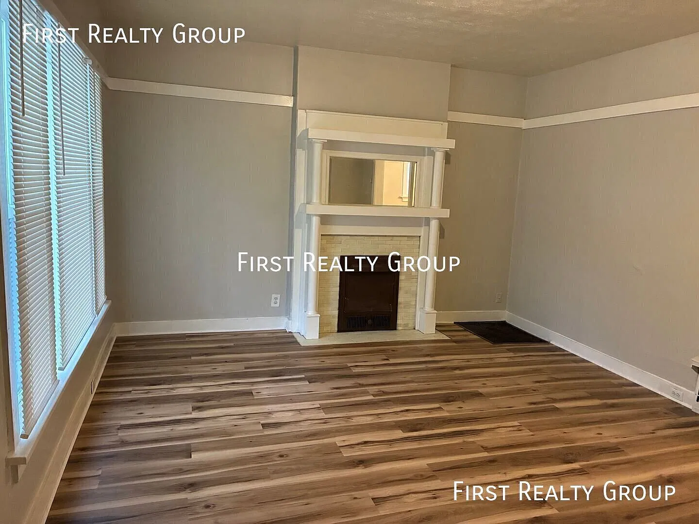 Large 3 Bedroom, 1 Bath Single Family Home for Rent! Move in Ready! — Photo 3