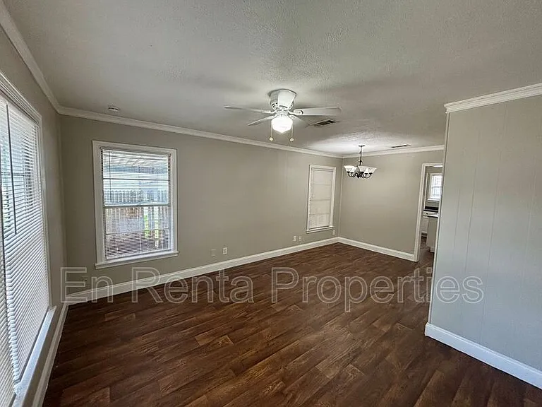 3009 Honeysuckle Ave — Photo 3