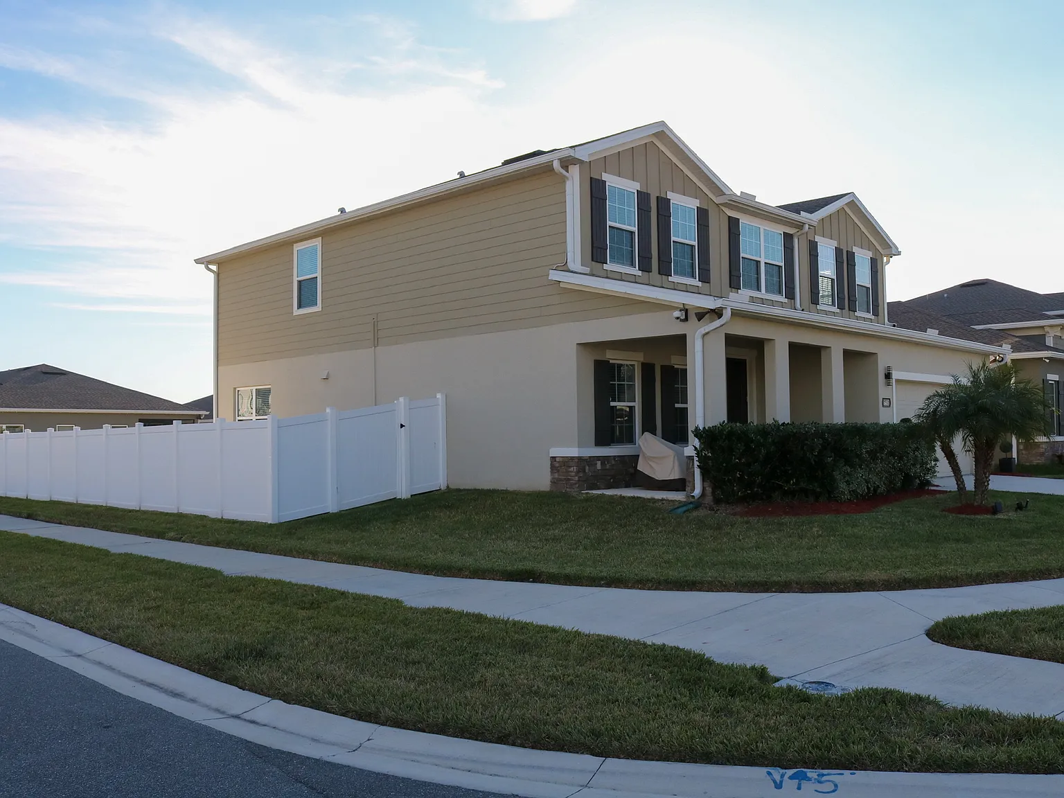 5 bed, 2.5 bath, 3021 sqft, $3,450 — Photo 4