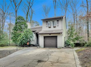 201 Rolling Hills Dr, Williamsburg, VA 23185