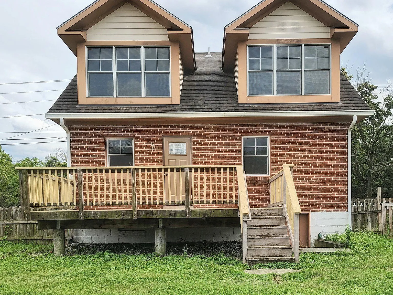 3 bed, 2.0 bath, 1728 sqft, $1,950 — Photo 2