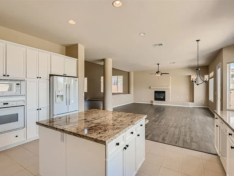 5258 Villa Dante Ave — Photo 5