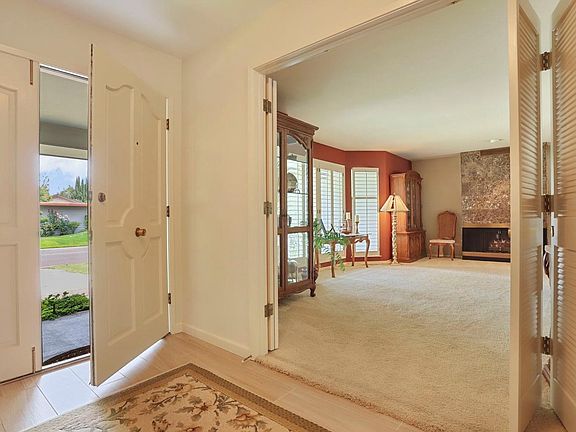 5th image of 988 W Doug Mitchell Pl