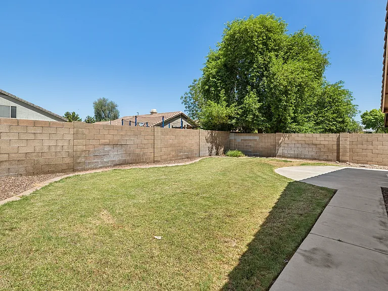 N San Benito Dr — Photo 26