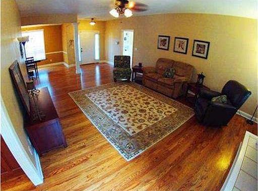 3rd image of 7811 Stillwater Cir