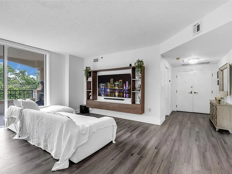 1834 Brickell Ave #33 — Photo 1