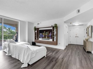 1834 Brickell Ave APT 33, Miami, FL 33129