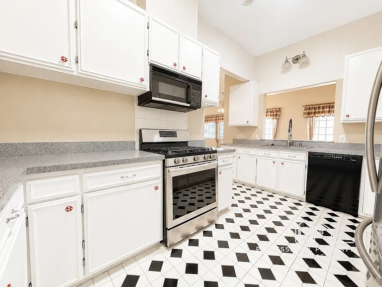 14181 E 49th Ln — Photo 5