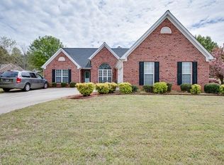 6073 Portsmouth Dr, Flowery Branch, GA 30542