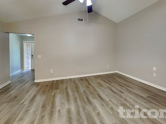 3rd image of 352 N Fork Pl
