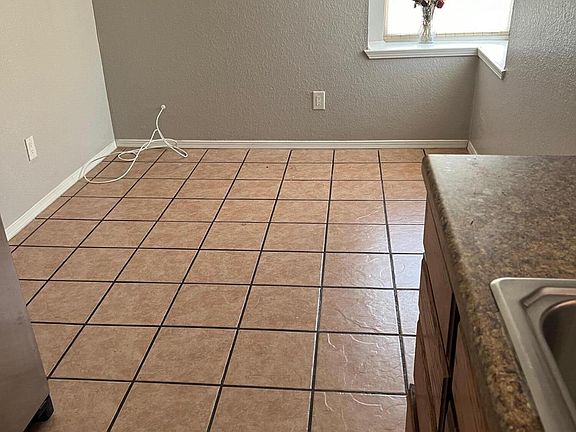 5th image of 3125 Voss Dr #A