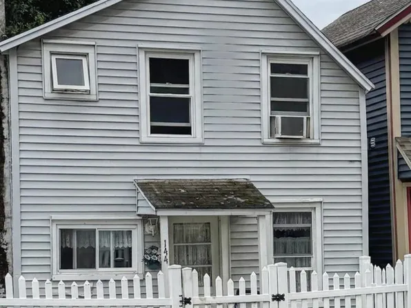 144 6th Ave, Pitman, NJ 08071